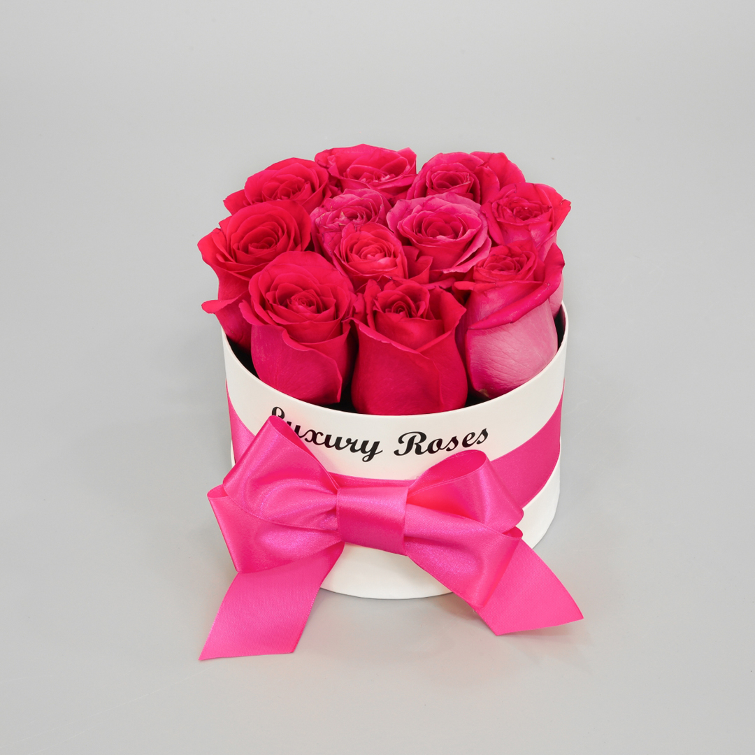 Luxusný okrúhly biely box XS so živými ružovými ružami